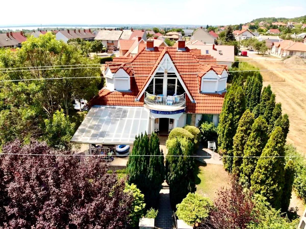 Szent Kristof Panzio Hotell Vonyarcvashegy Exteriör bild